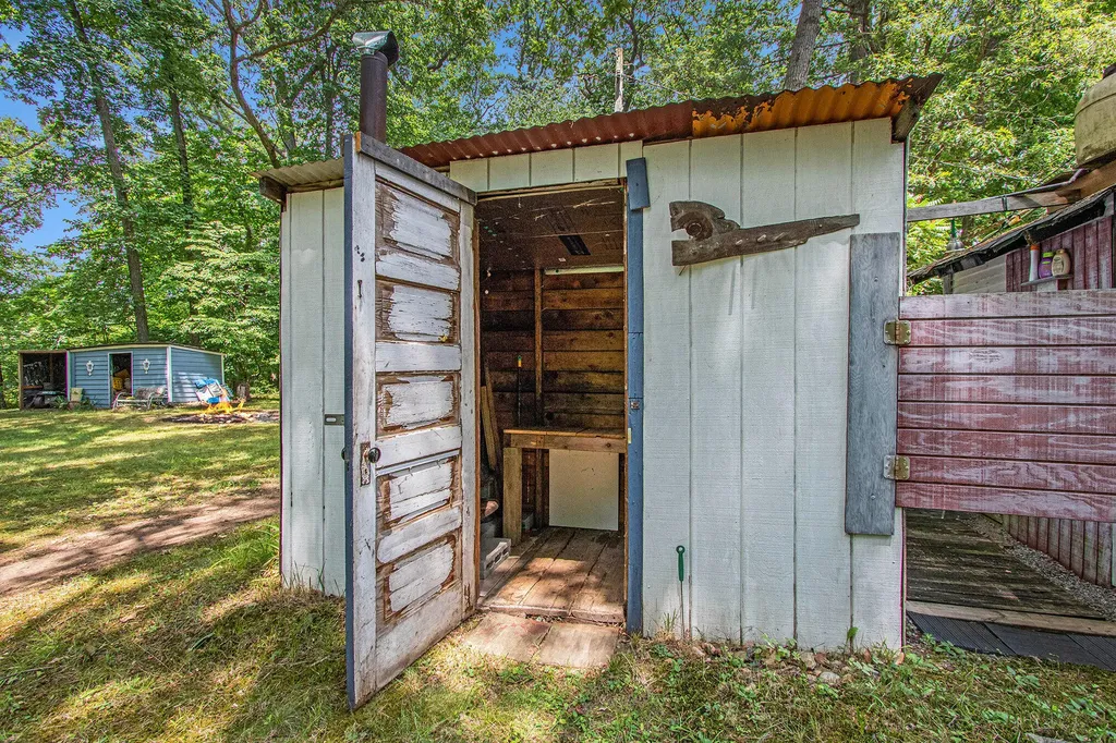14931 Bachelor Island Buchanan Township MI 49107