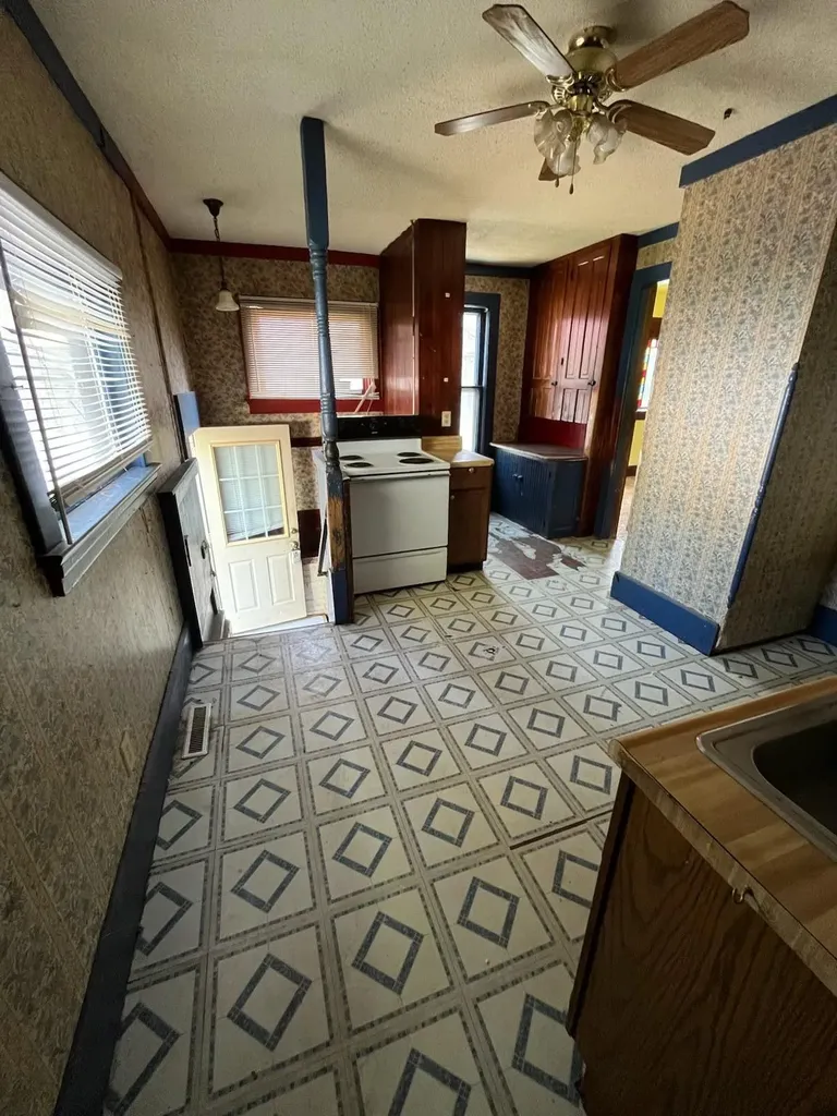 203 E Delaware Street Decatur Village MI 49045