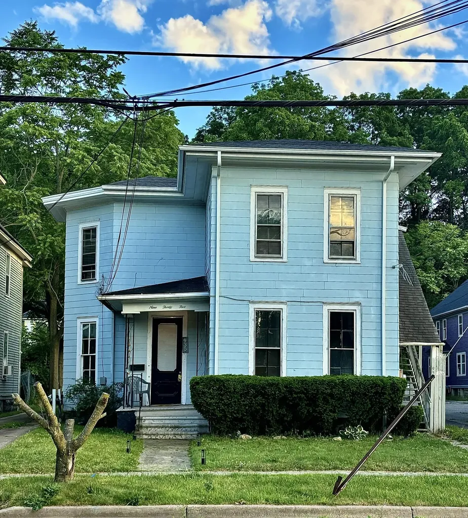 935 W Lovell Street Kalamazoo City MI 49007