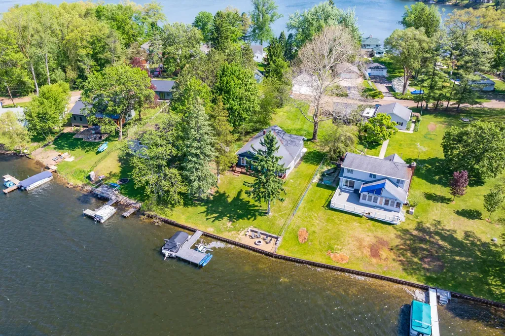 12579 Crystal Lake Drive Somerset Township MI 49233