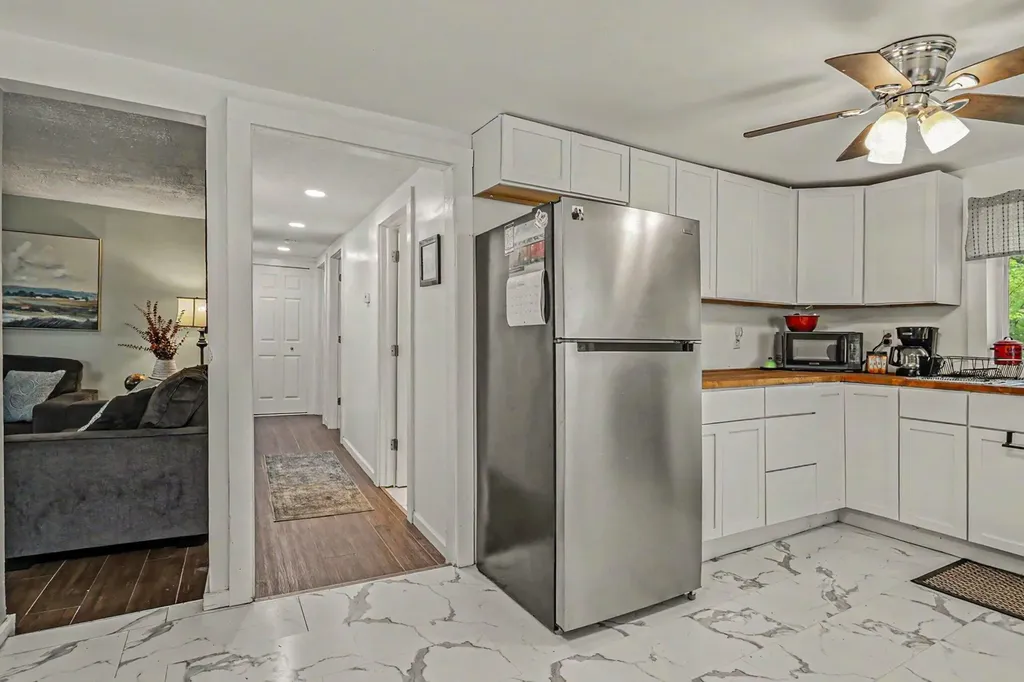 1585 Leeds Avenue Benton Charter Township MI 49022