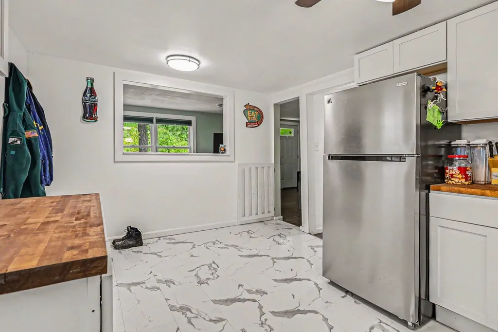 1585 Leeds Avenue Benton Charter Township MI 49022