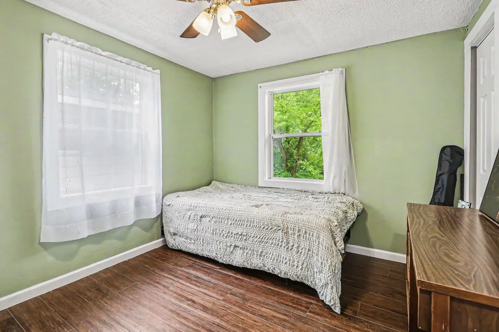 1585 Leeds Avenue Benton Charter Township MI 49022