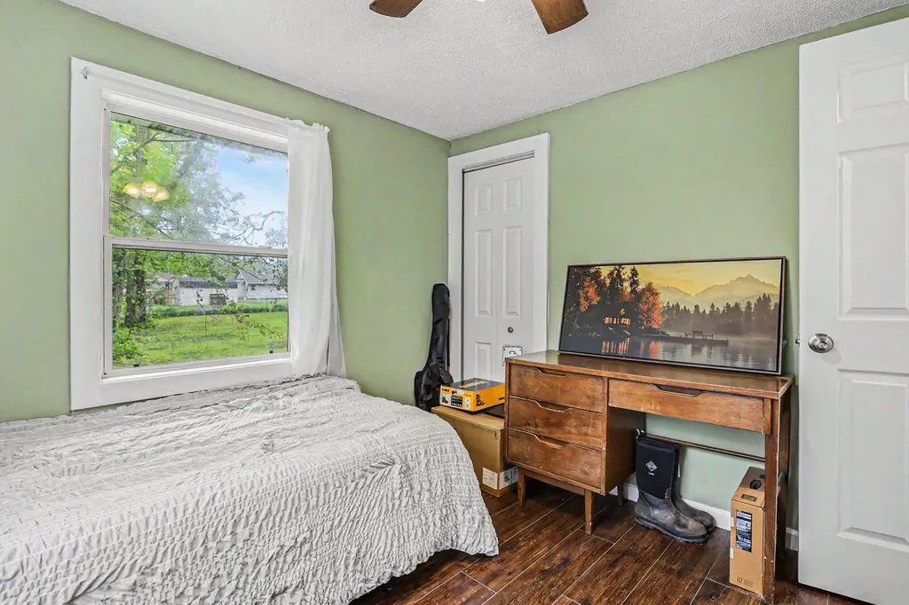 1585 Leeds Avenue Benton Charter Township MI 49022