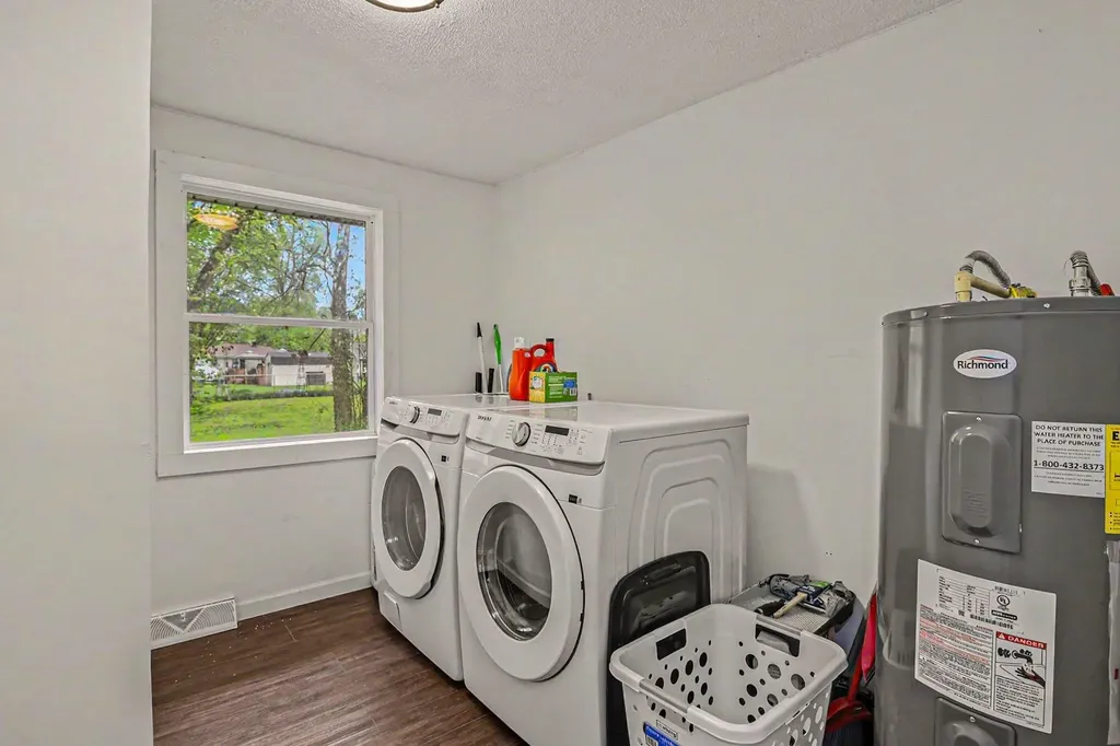 1585 Leeds Avenue Benton Charter Township MI 49022