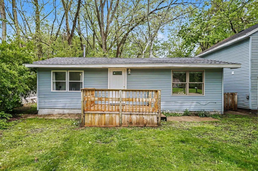 1585 Leeds Avenue Benton Charter Township MI 49022