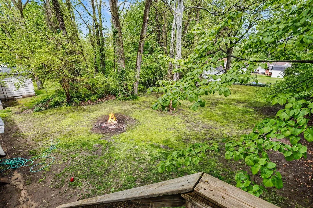 1585 Leeds Avenue Benton Charter Township MI 49022
