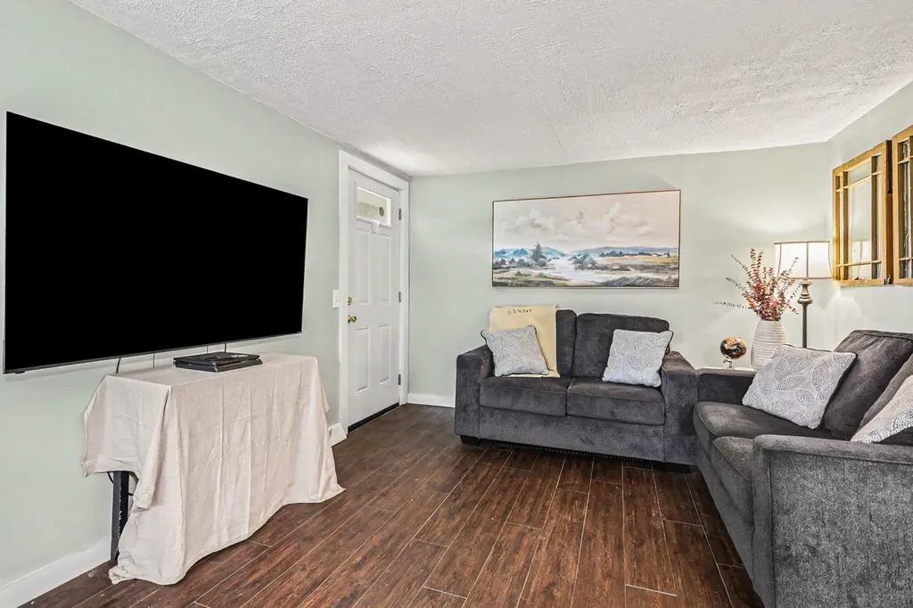 1585 Leeds Avenue Benton Charter Township MI 49022