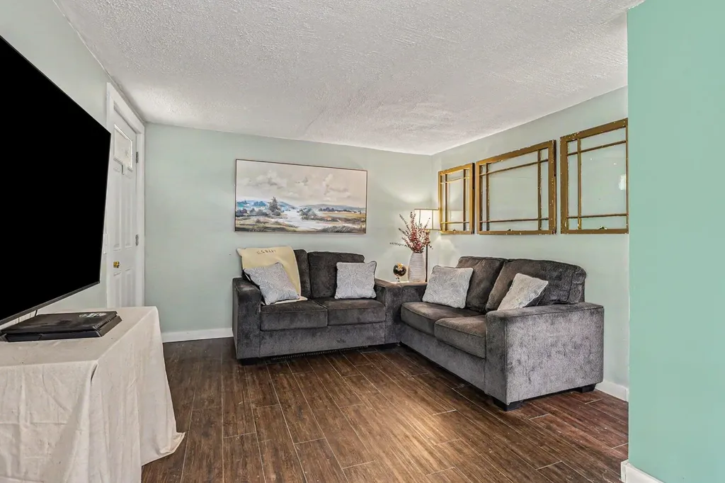 1585 Leeds Avenue Benton Charter Township MI 49022