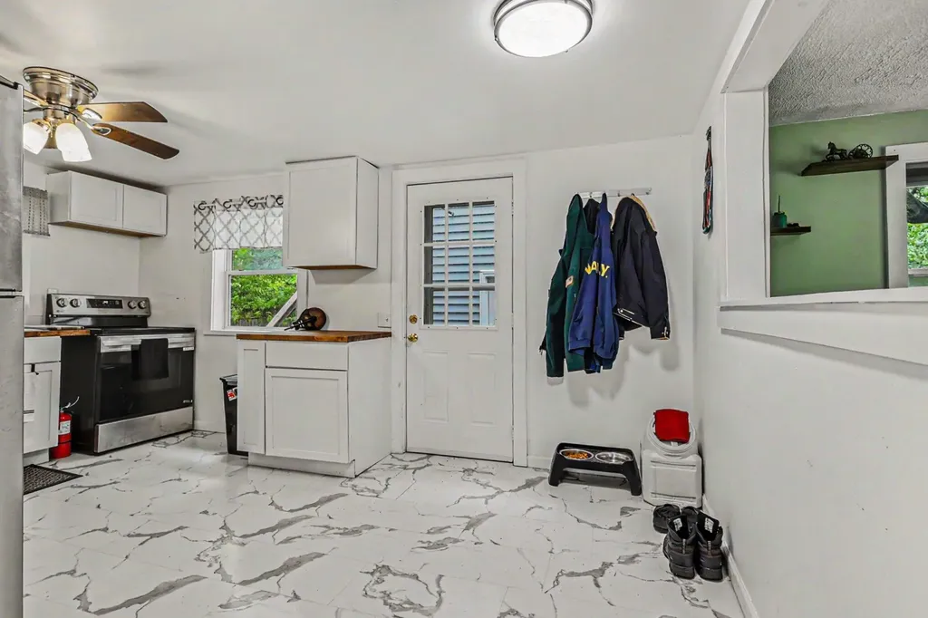 1585 Leeds Avenue Benton Charter Township MI 49022