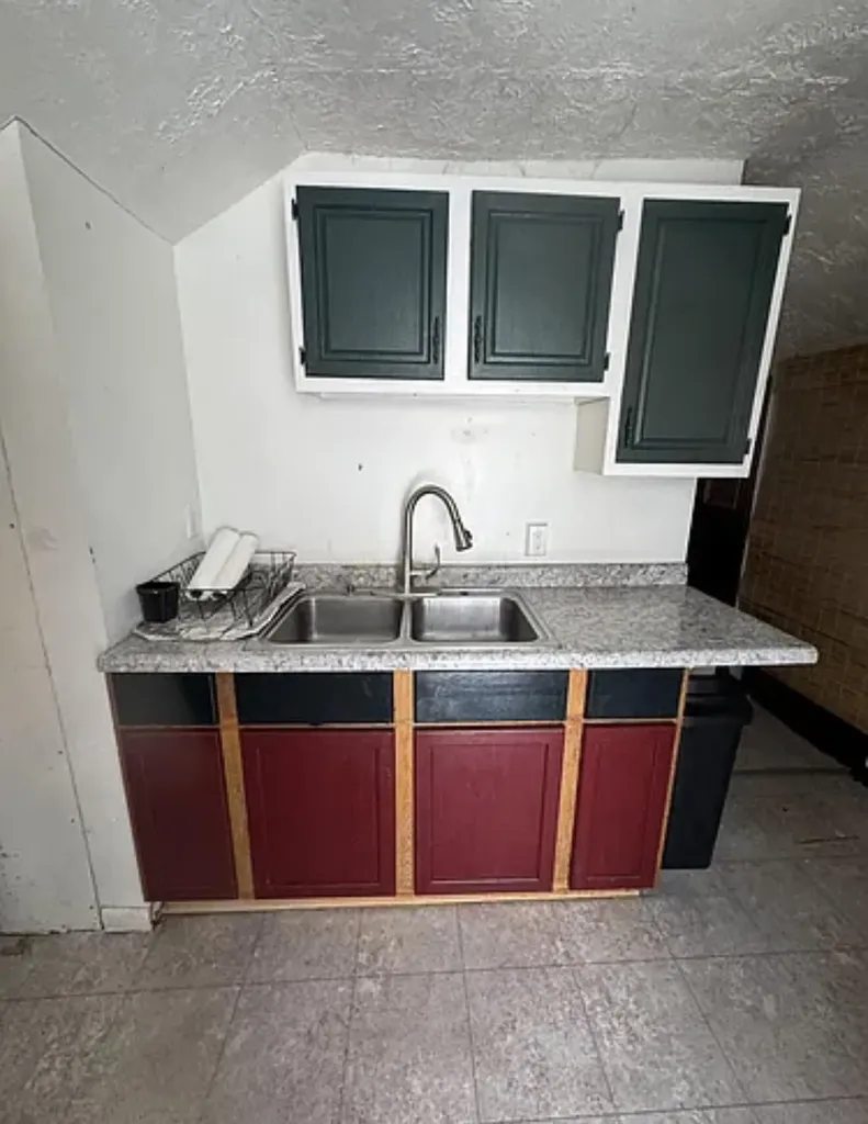 108 Hutchinson Street Kalamazoo City MI 49001