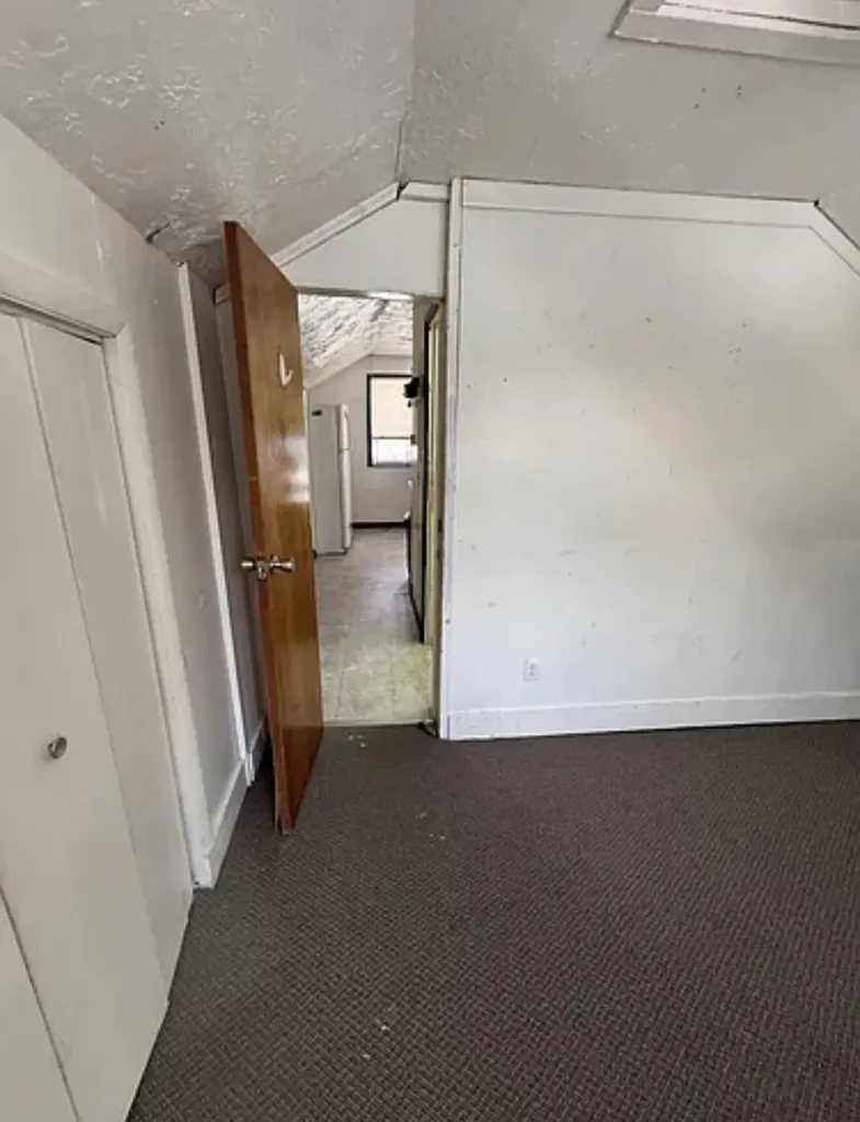 108 Hutchinson Street Kalamazoo City MI 49001