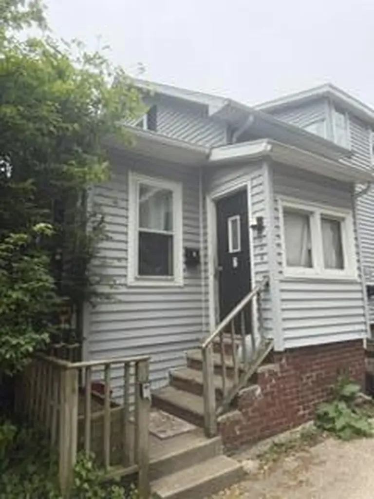 108 Hutchinson Street Kalamazoo City MI 49001