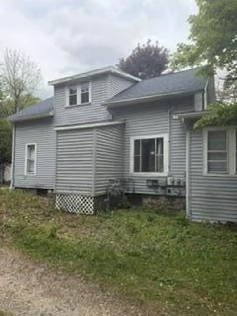 108 Hutchinson Street Kalamazoo City MI 49001