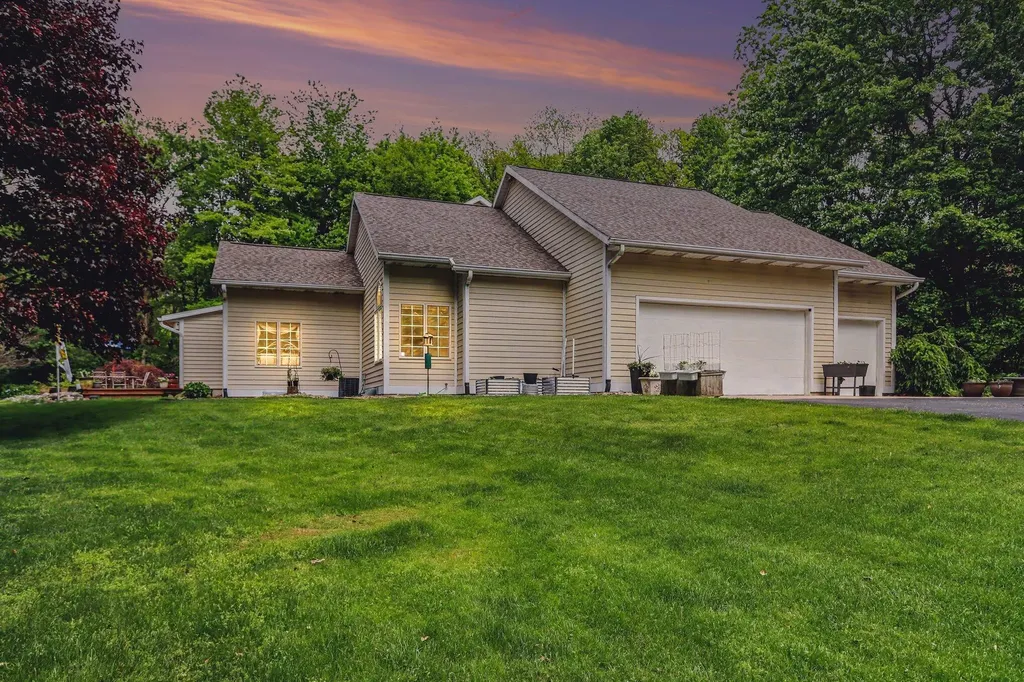 14761 Trillium Drive Ross Township MI 49012