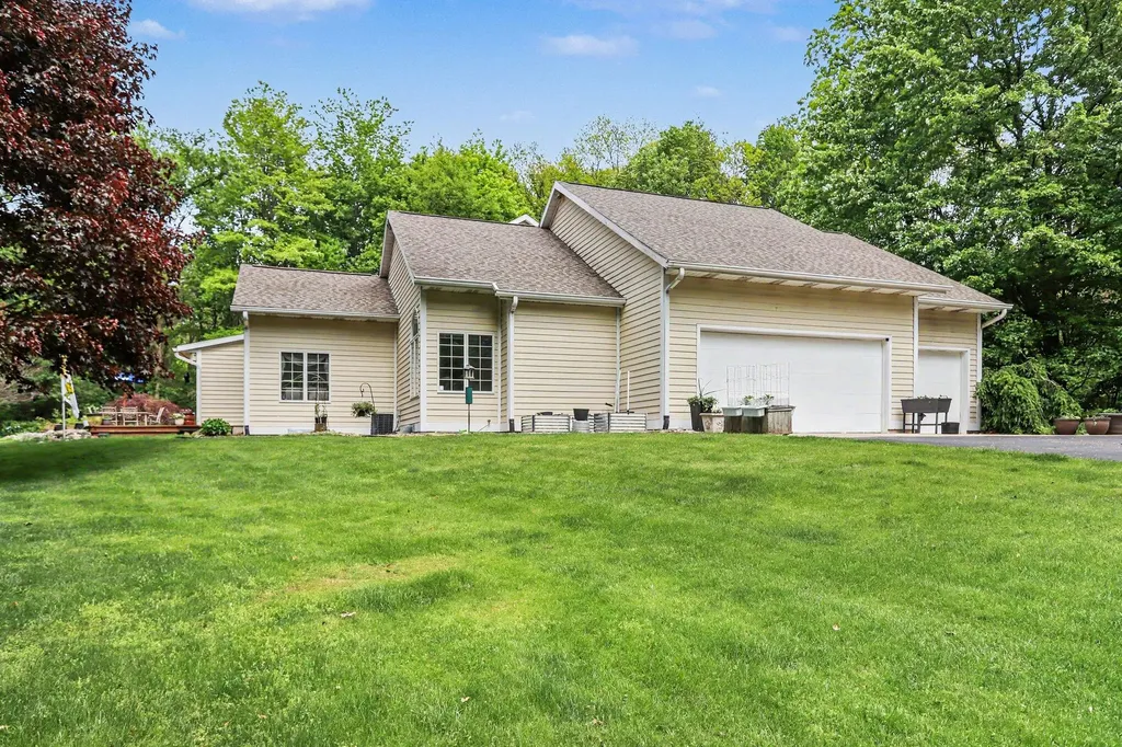 14761 Trillium Drive Ross Township MI 49012