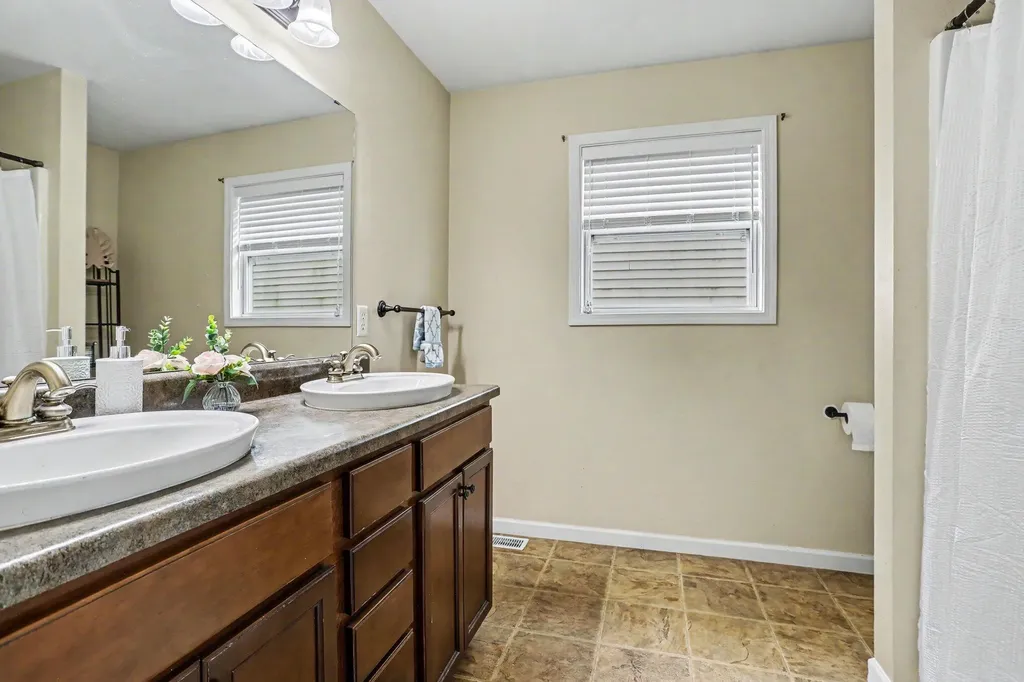 8837 Geiser Grove Richland Township MI 49083