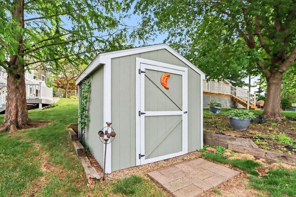 51509 Summit Street Paw Paw Township MI 49079