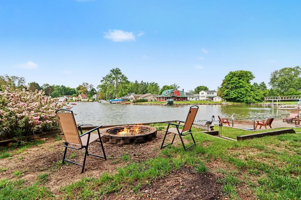 51509 Summit Street Paw Paw Township MI 49079