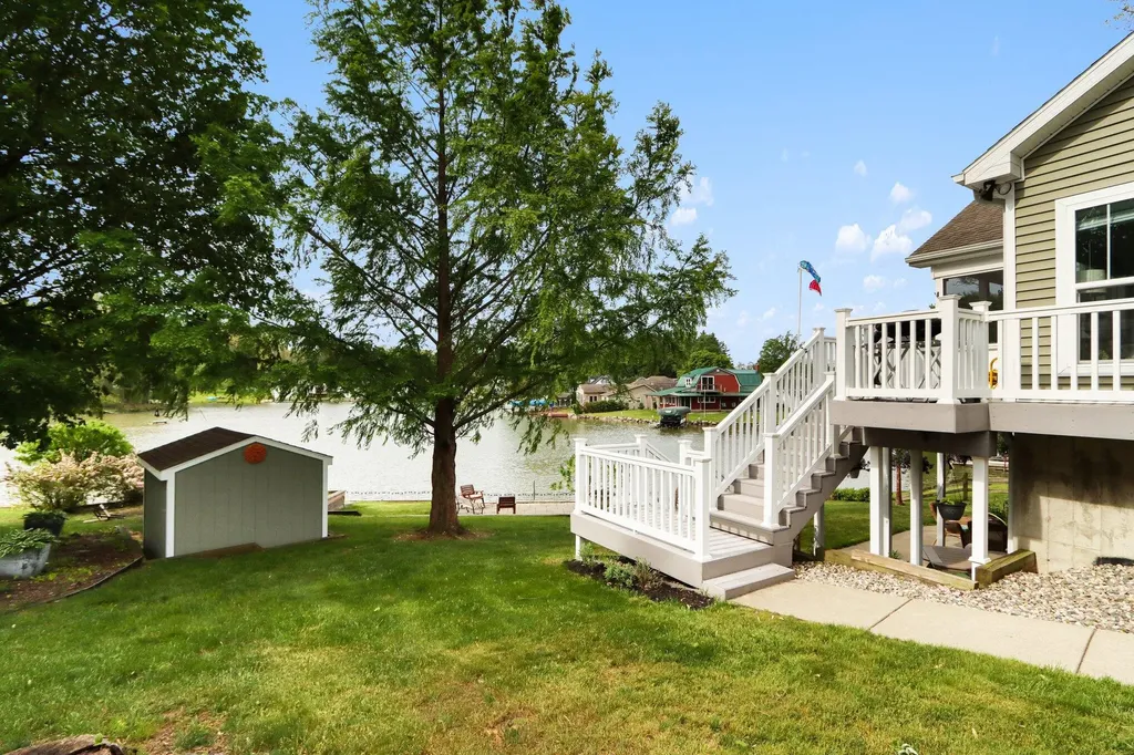 51509 Summit Street Paw Paw Township MI 49079