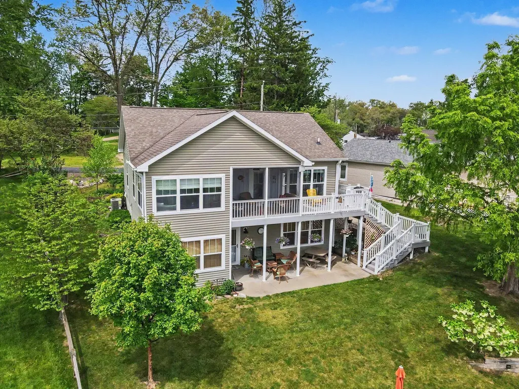 51509 Summit Street Paw Paw Township MI 49079