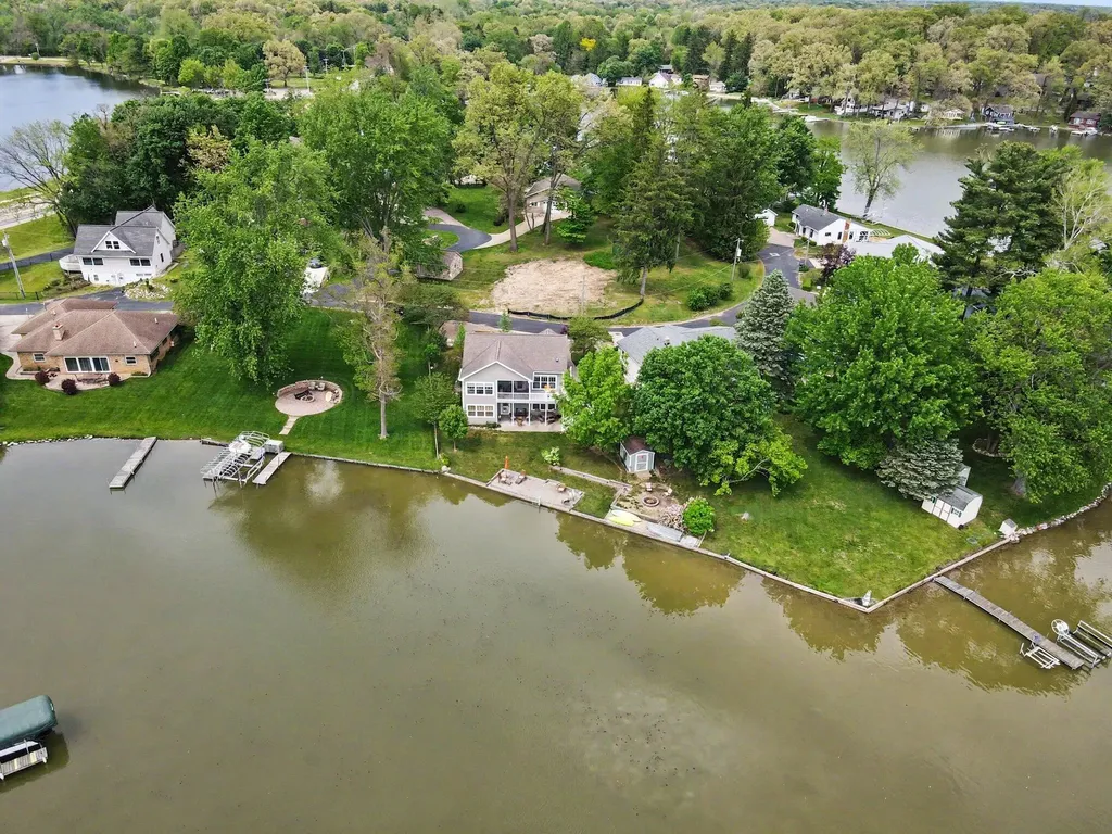 51509 Summit Street Paw Paw Township MI 49079