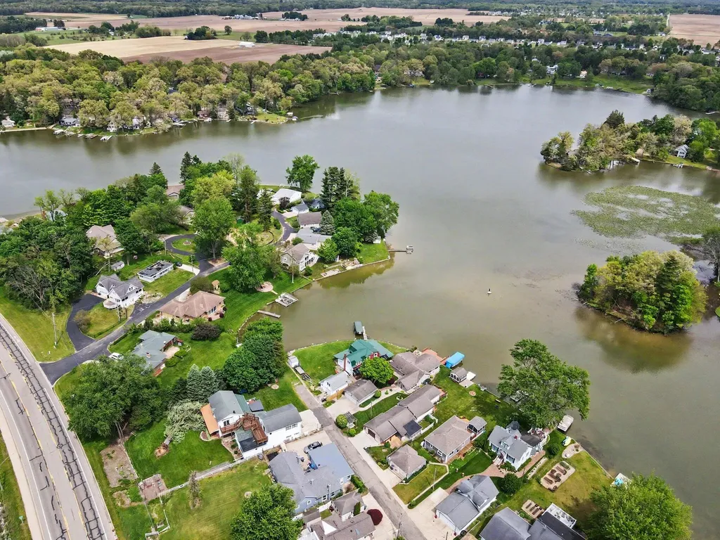 51509 Summit Street Paw Paw Township MI 49079