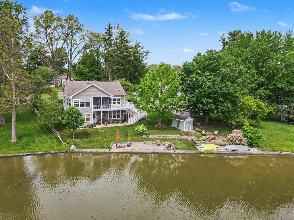 51509 Summit Street Paw Paw Township MI 49079