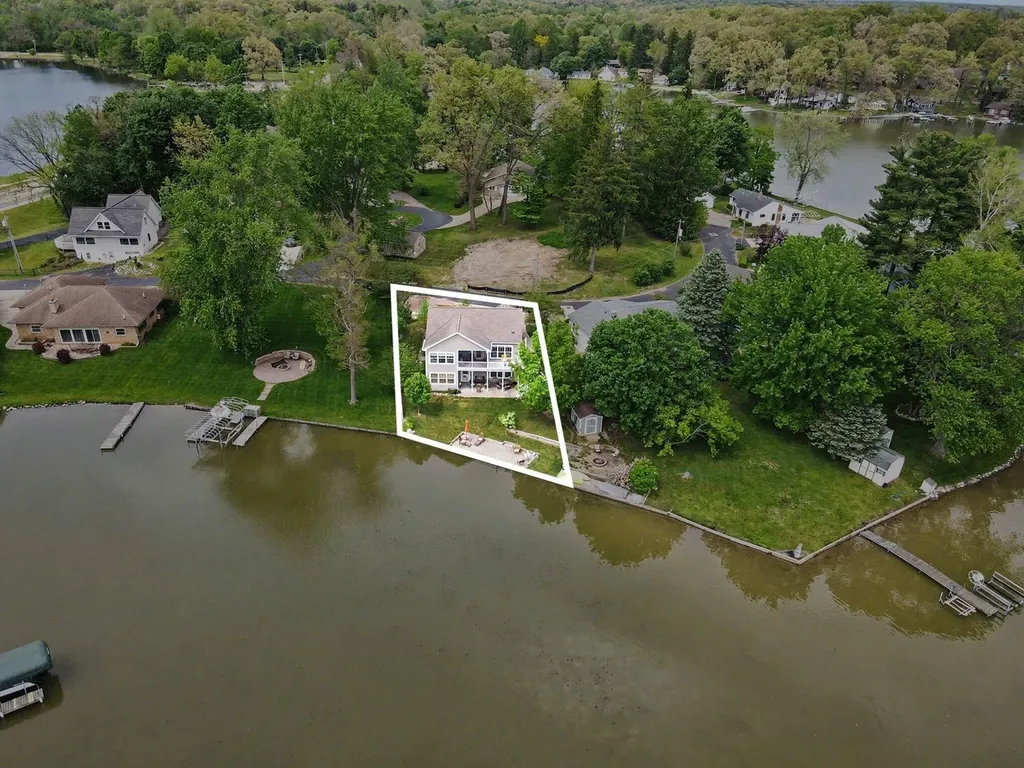 51509 Summit Street Paw Paw Township MI 49079