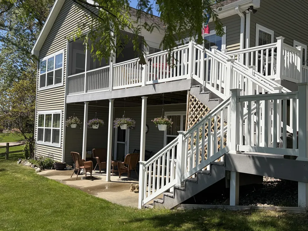 51509 Summit Street Paw Paw Township MI 49079