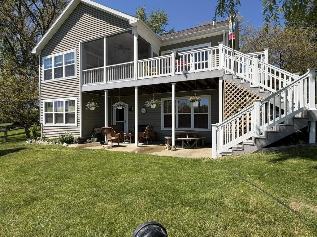 51509 Summit Street Paw Paw Township MI 49079