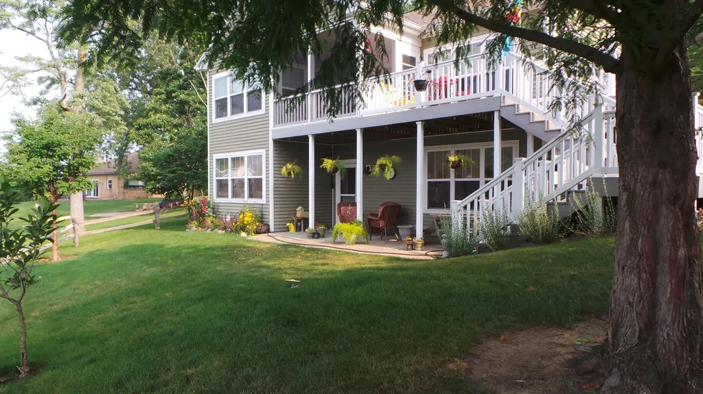 51509 Summit Street Paw Paw Township MI 49079