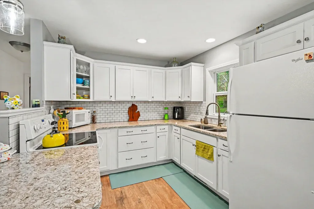 51509 Summit Street Paw Paw Township MI 49079