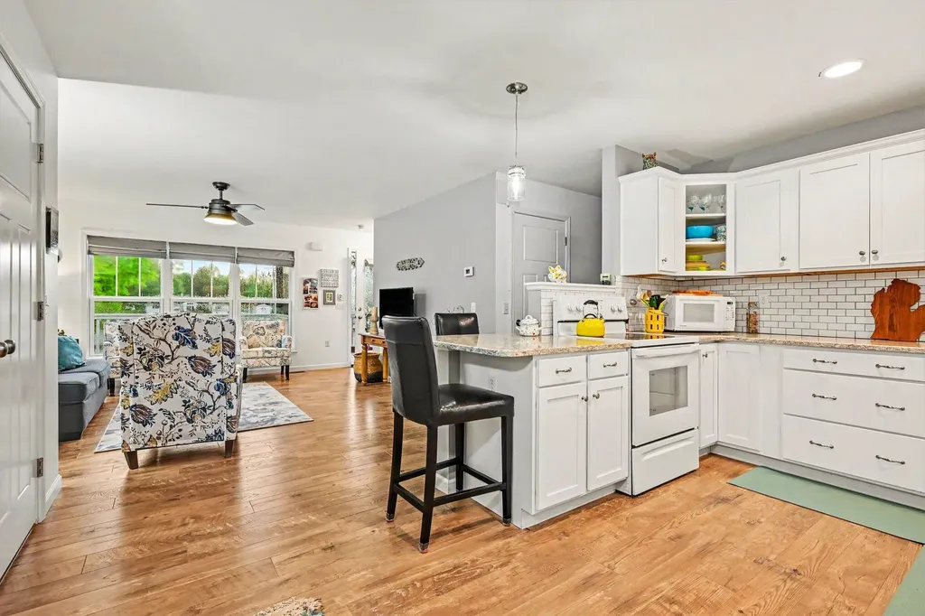 51509 Summit Street Paw Paw Township MI 49079