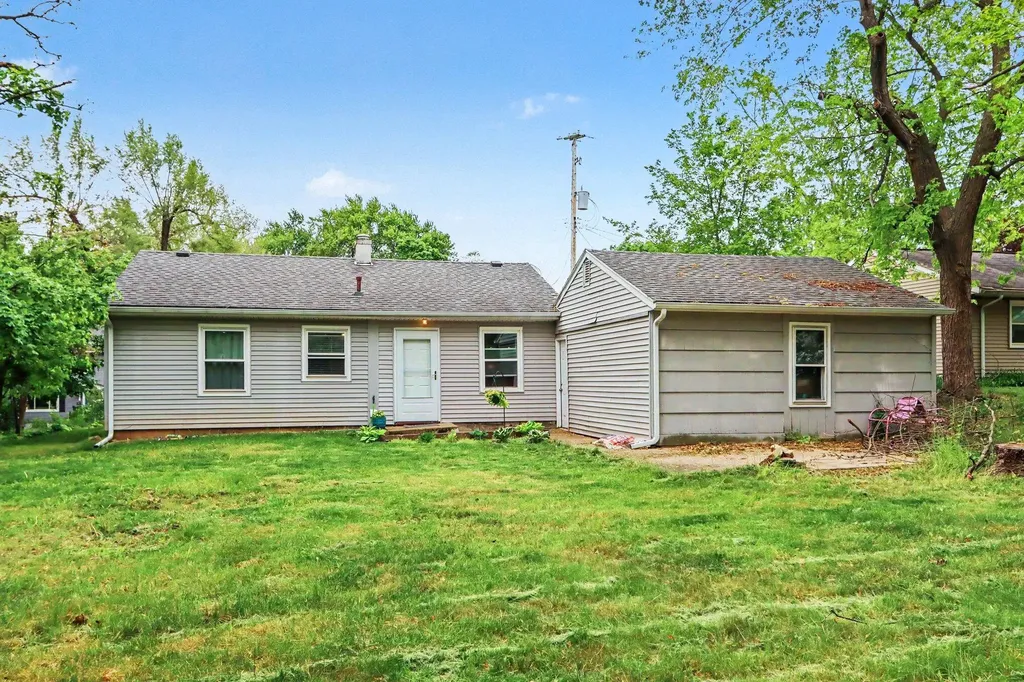 405 Colonial Avenue Portage City MI 49002