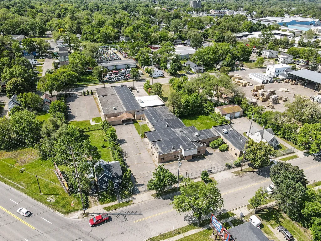 1206 E Crosstown Parkway Kalamazoo City MI 49001