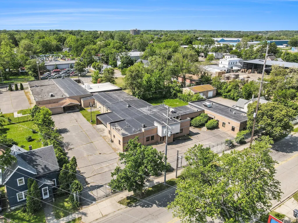 1206 E Crosstown Parkway Kalamazoo City MI 49001