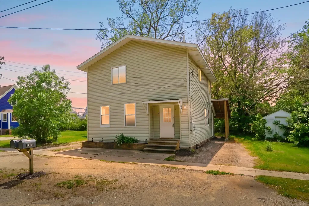 105 N George Street Decatur Village MI 49045