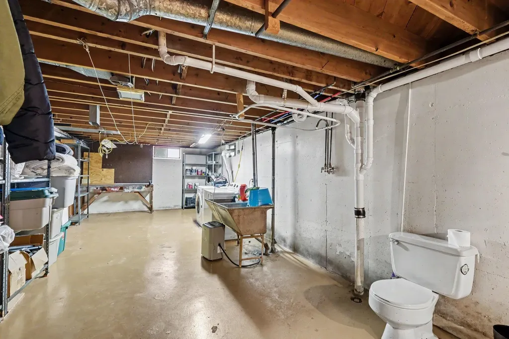 725 Parkway Drive NE Grand Rapids City MI 49525