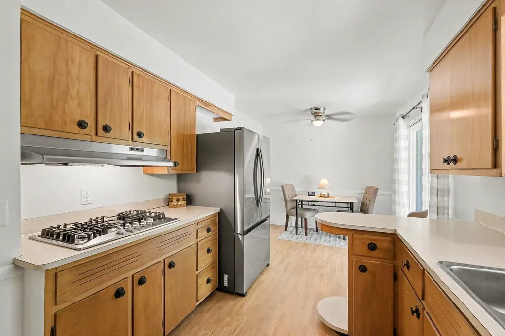 725 Parkway Drive NE Grand Rapids City MI 49525