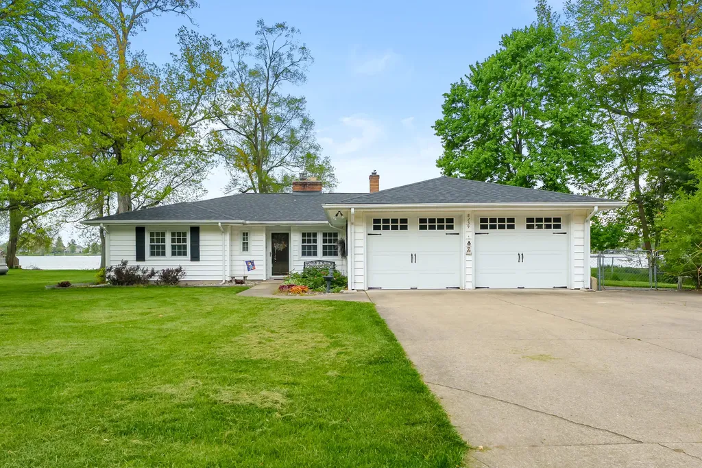 8239 W Long Lake Drive Pavilion Township MI 49048