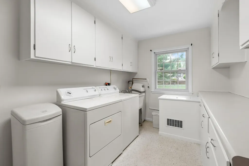 8239 W Long Lake Drive Pavilion Township MI 49048