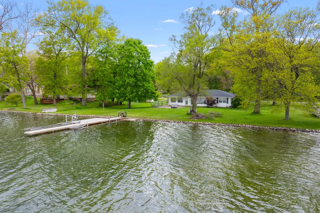 8239 W Long Lake Drive Pavilion Township MI 49048