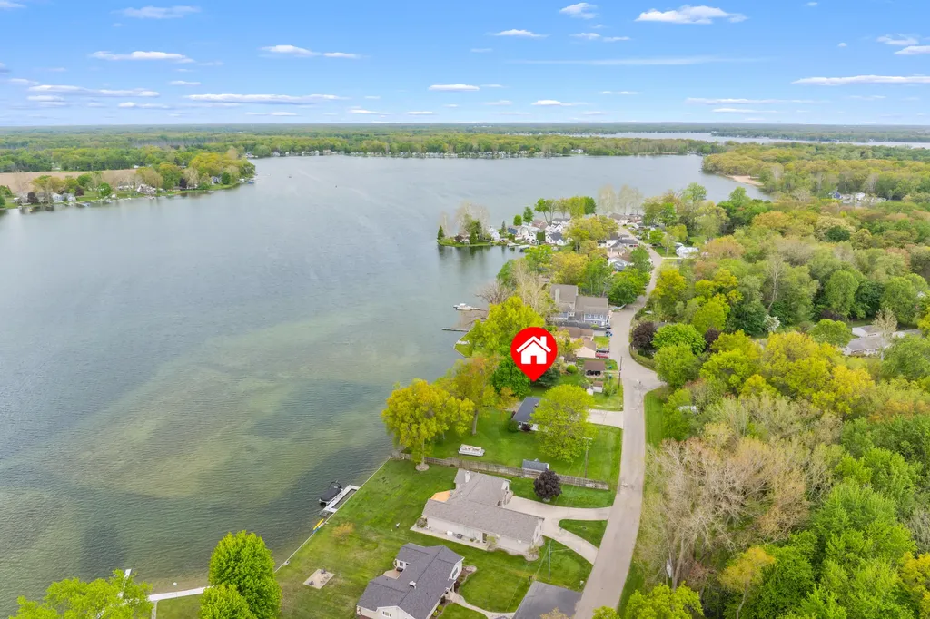 8239 W Long Lake Drive Pavilion Township MI 49048