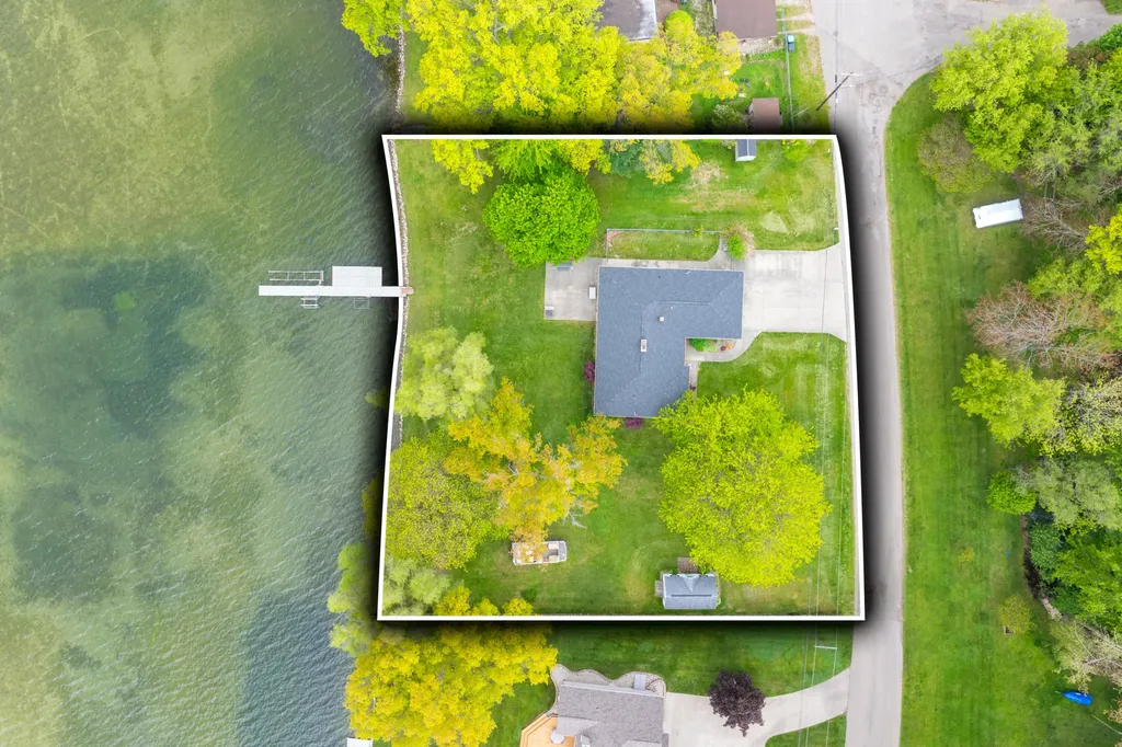 8239 W Long Lake Drive Pavilion Township MI 49048