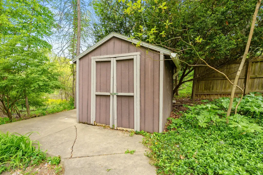 120 Shadywood Lane Battle Creek City MI 49015