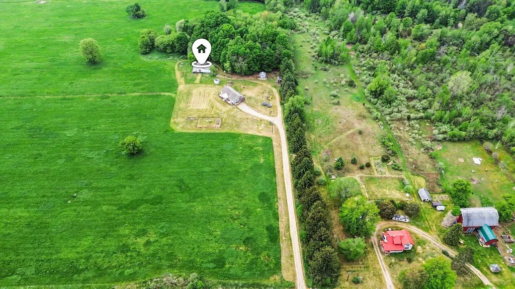 2404 Froede Road Wells Township MI 48723