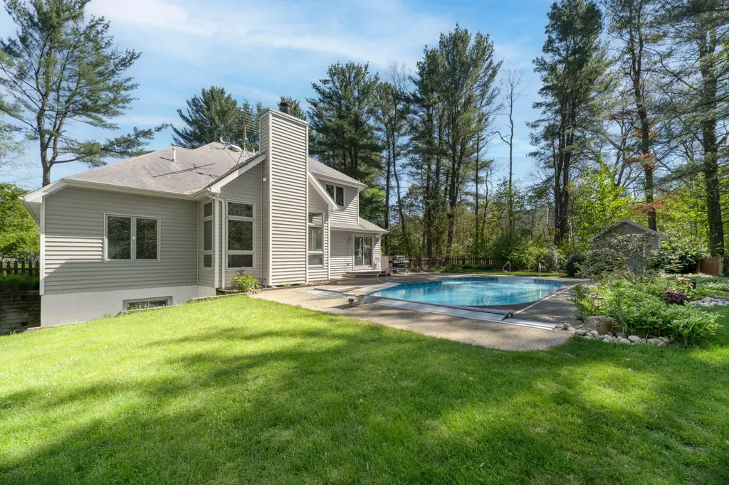 27514 Rolling Pines Court Antwerp Township MI 49065