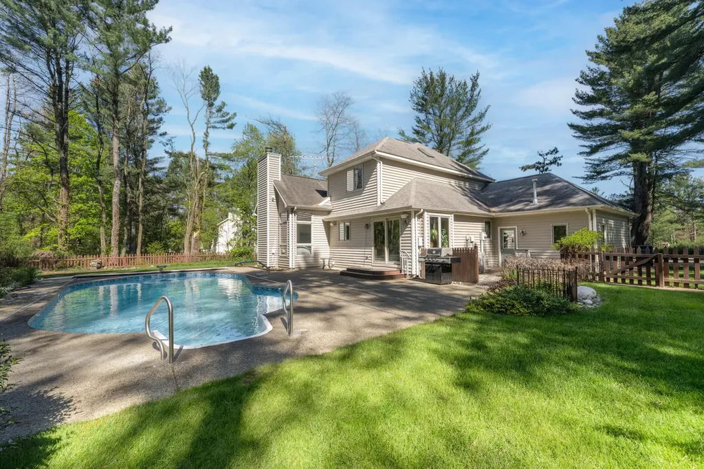 27514 Rolling Pines Court Antwerp Township MI 49065