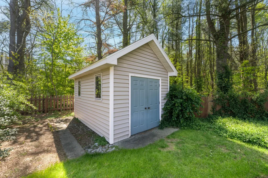 27514 Rolling Pines Court Antwerp Township MI 49065